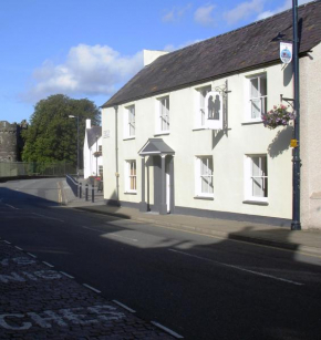 Castle Square Apartments Beaumaris